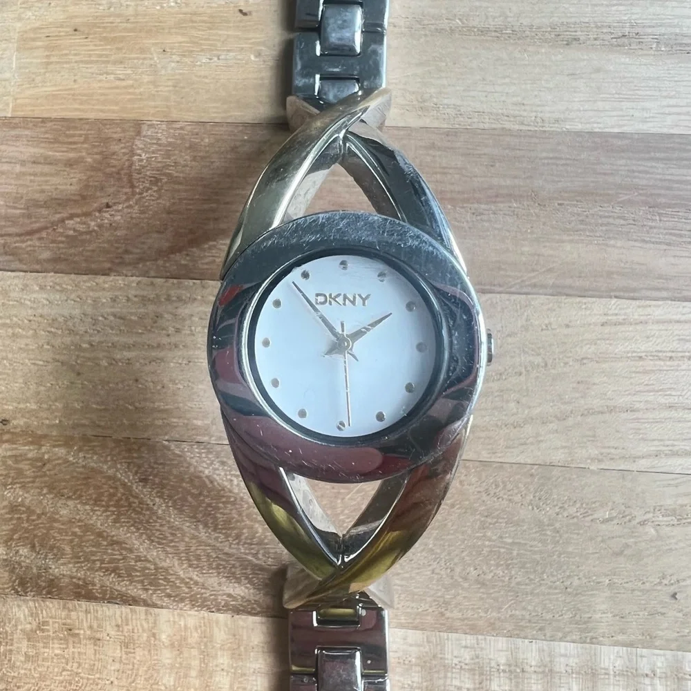 Dkny ladies two toned bracelet dress watch NEW BATTERY